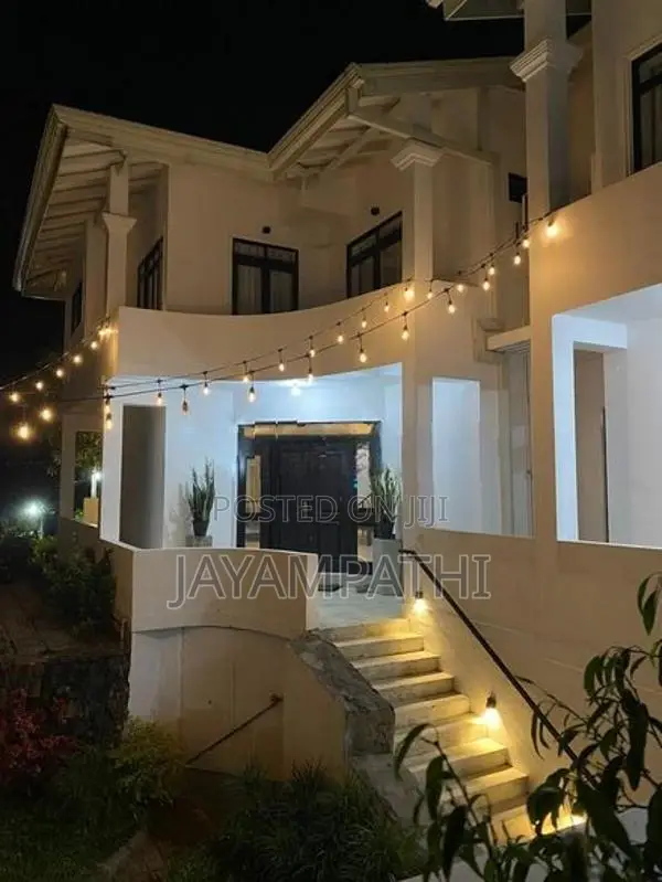 Hotel for sale in Kandy, hanthana.