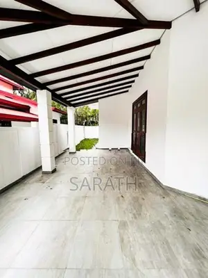සුපිරි ලස්සන දෙමහල් නිවසක් අතුරුගිරියෙන්
