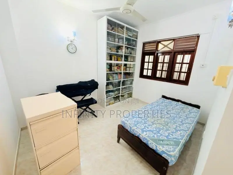 (AF019) 02 Story House Sale At Situated in Divlapitiya