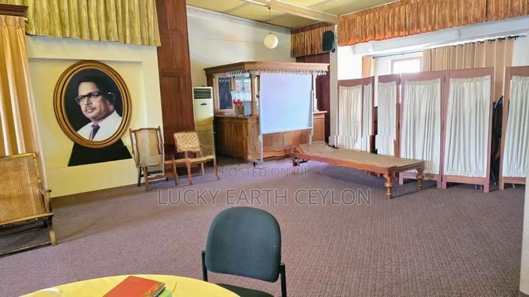 Battaramulla,3Rd Floor Unfurnished Commercial property For Rent (MG135