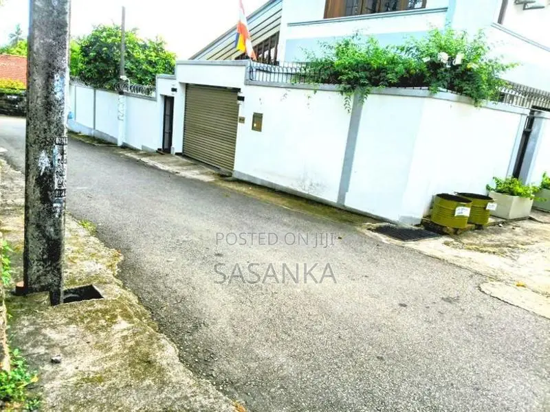 Nugegoda 7 Perches Bare Land Available For Sale
