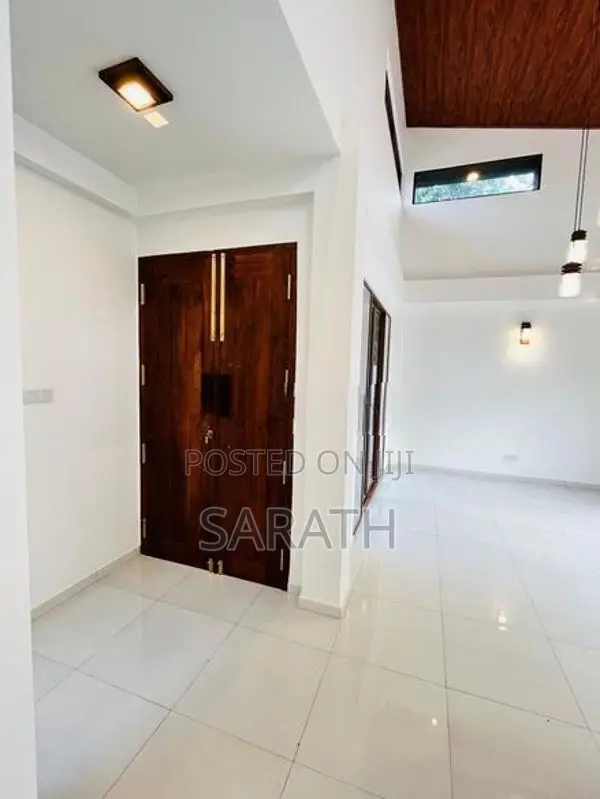 Modern Luxury Brand New House In Malabe