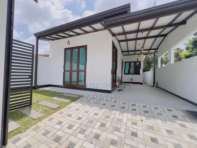 Well Build Brand New House Sale Athurugiriya