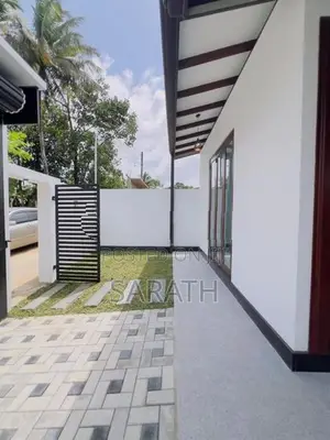 Well Build Brand New House Sale Athurugiriya