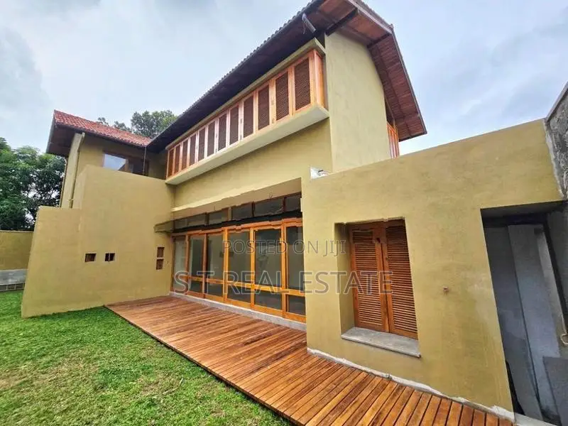 Architecture Designed Luxury e Story House For Sale In Udahamulla