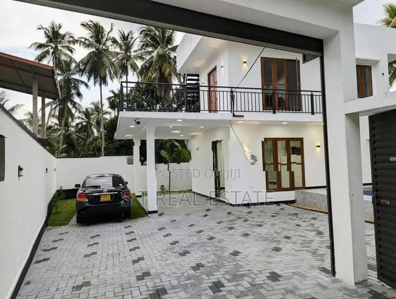 Newly Build Luxury 3 Story House For Sale In Kiribathgoda.