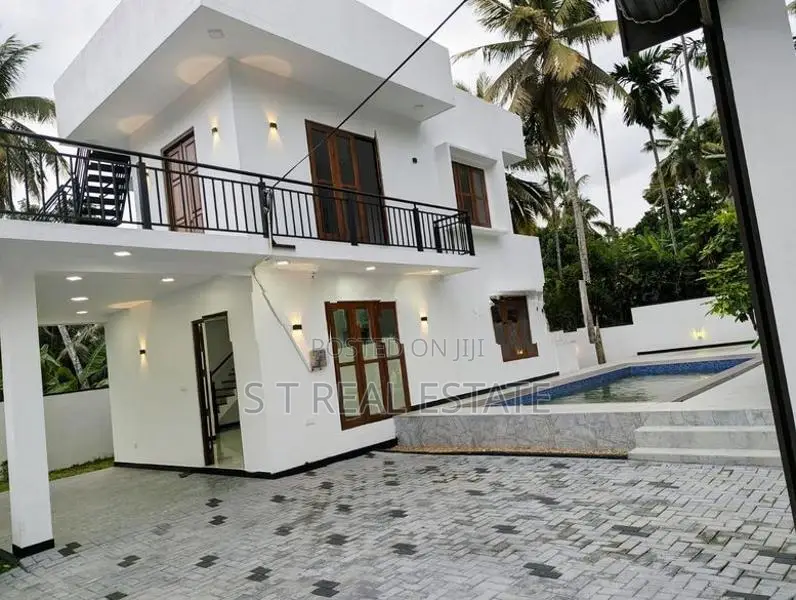 Newly Build Luxury 3 Story House For Sale In Kiribathgoda.