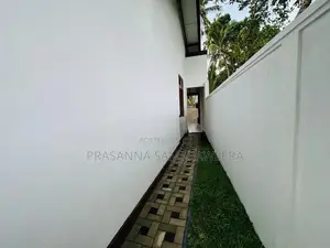 Brand New Modern super luxury piliyandala