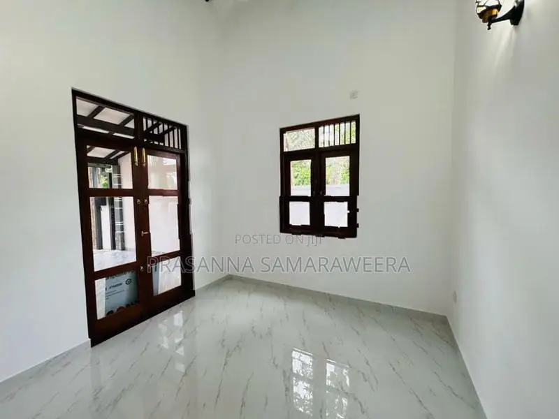 Brand New Modern super luxury piliyandala