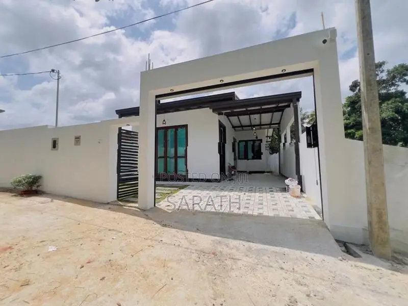Single Storied house For Sale Athurugiriya