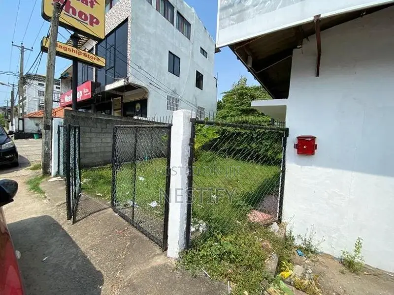 Prime Land For Sale - Templers Road Facing Mount Lavinia