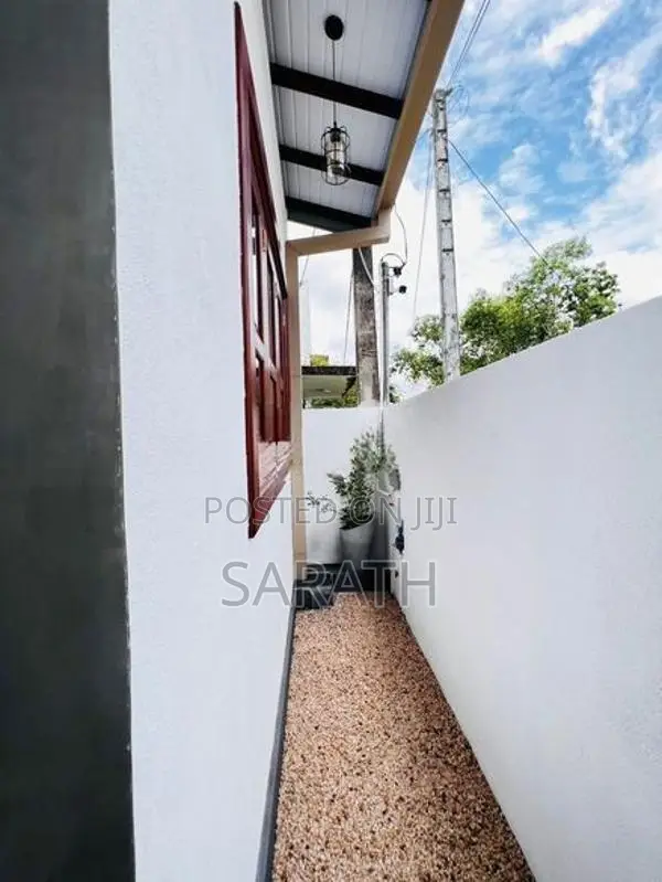 Strong Structure Brand New House Sale Athurugiriya