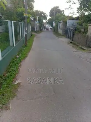 පිළියන්දල කහතුඩුව පර්චස් 42 ව්‍යාපාරික ඉඩම විකිණීමට ඇත