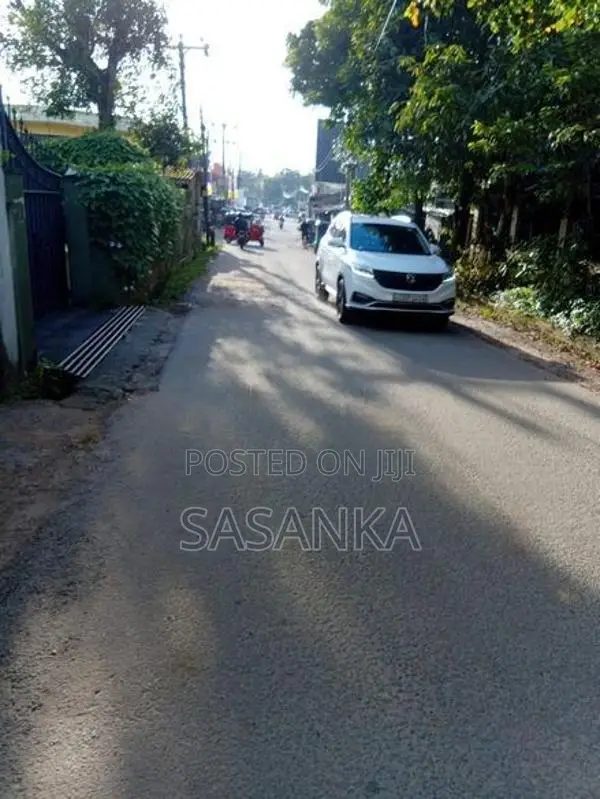 පිළියන්දල කහතුඩුව පර්චස් 42 ව්‍යාපාරික ඉඩම විකිණීමට ඇත