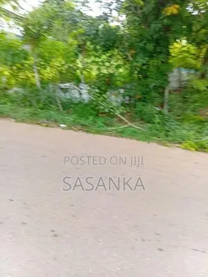 පිළියන්දල කහතුඩුව පර්චස් 42 ව්‍යාපාරික ඉඩම විකිණීමට ඇත
