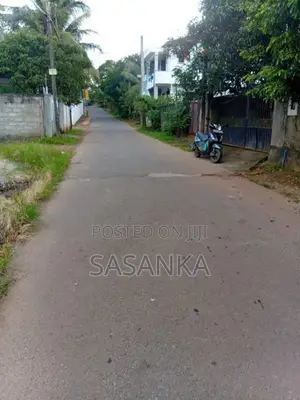 පිළියන්දල කහතුඩුව පර්චස් 42 ව්‍යාපාරික ඉඩම විකිණීමට ඇත