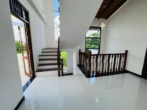 අලංකාර අති සුඛෝපභෝගී නවීනතම සුවිසල් දෙමහල් නිවස විකිණීමට