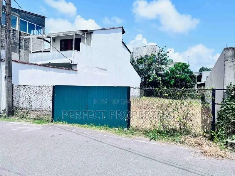 Perfect Land for Sale – Mahabage / Wattala (99m to Main Road)