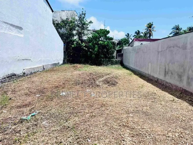 Perfect Land for Sale – Mahabage / Wattala (99m to Main Road)