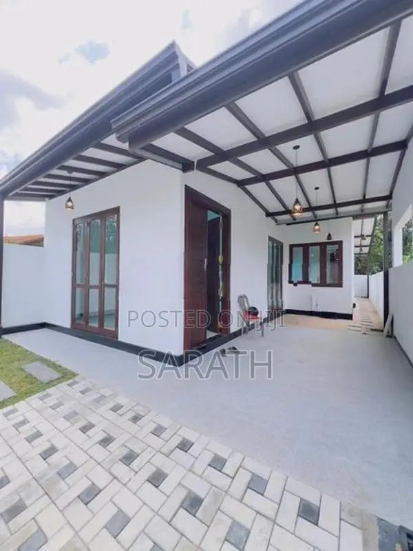 තනිමහල් අලුත්ම නිවසක් අතුරුගිරියෙන්