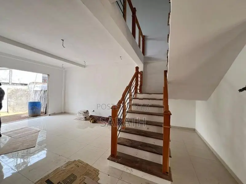 Superb Brand New House In Talawatugoda