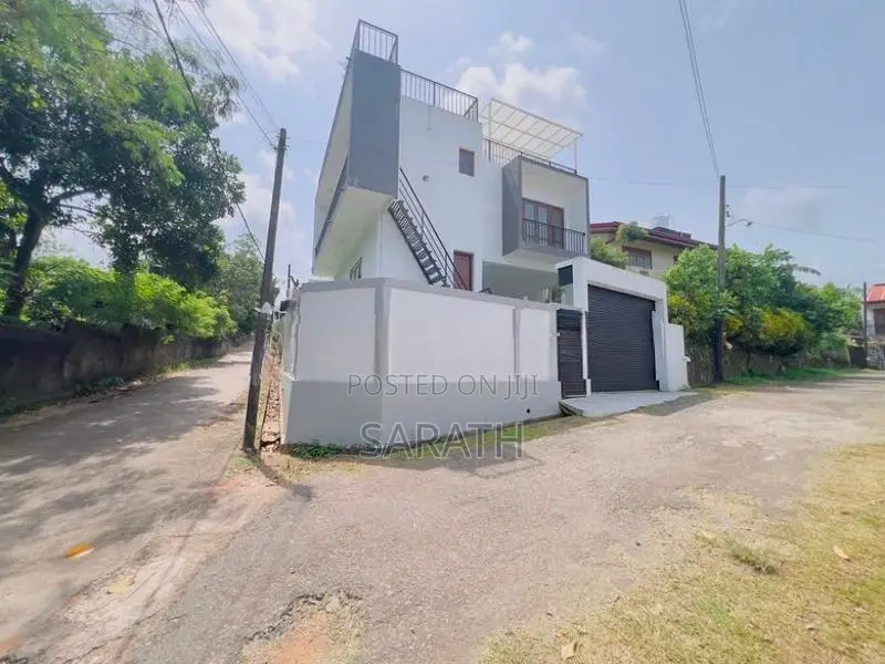 3 Storied Super Luxury House In Talawatugoda