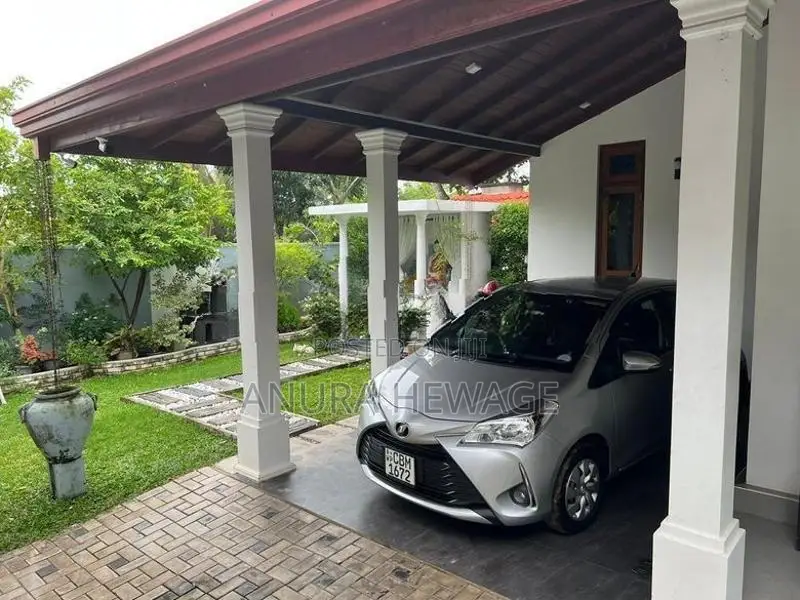 Luxury House for Sale Minuwangoda, (With furniture) (ID : MNGD002)
