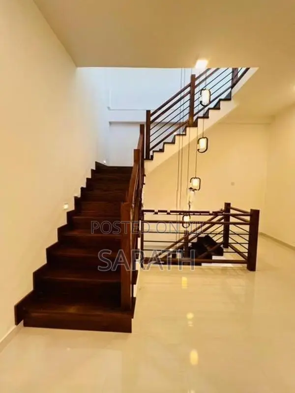 3 Storied Luxury Brand New House In Athurugiriya