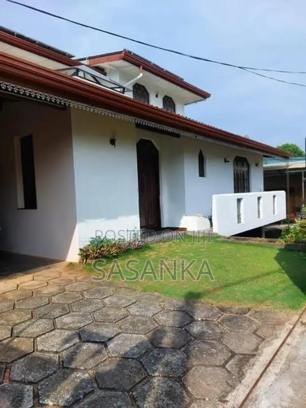 Pannipitiya Luxury House available for Sale