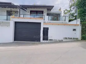 මාලබේ, අලුතින් නිර්මාණය කරන ලද නිවසක් විකිණීමට ඇත.