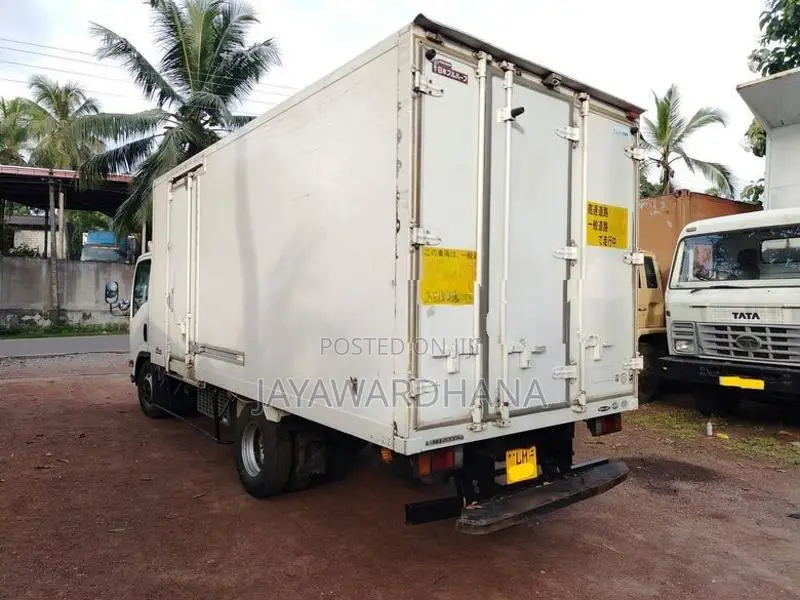 Isuzu Elf NPR85 MANUAL 16FT LM 2009