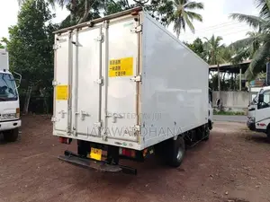 Isuzu Elf NPR85 MANUAL 16FT LM 2009