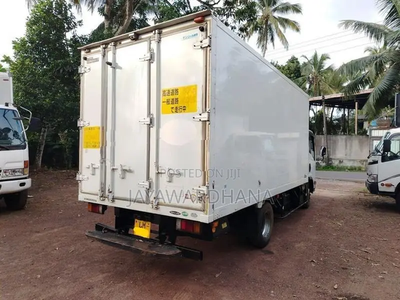 Isuzu Elf NPR85 MANUAL 16FT LM 2009