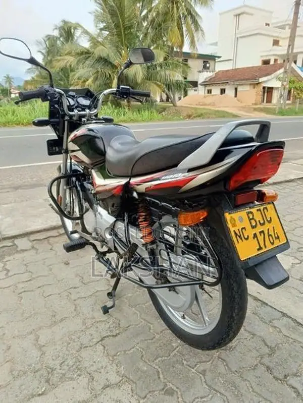 Bajaj CT100 2021