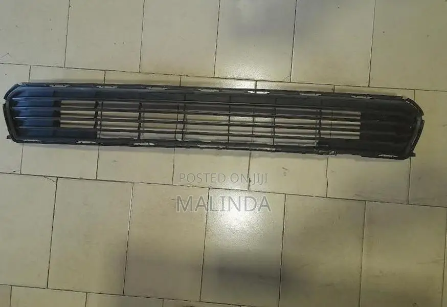 Toyota Camry (AVV50) Buffer Grill - Reconditioned