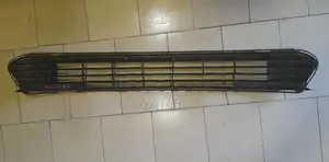 Toyota Camry (AVV50) Buffer Grill - Reconditioned