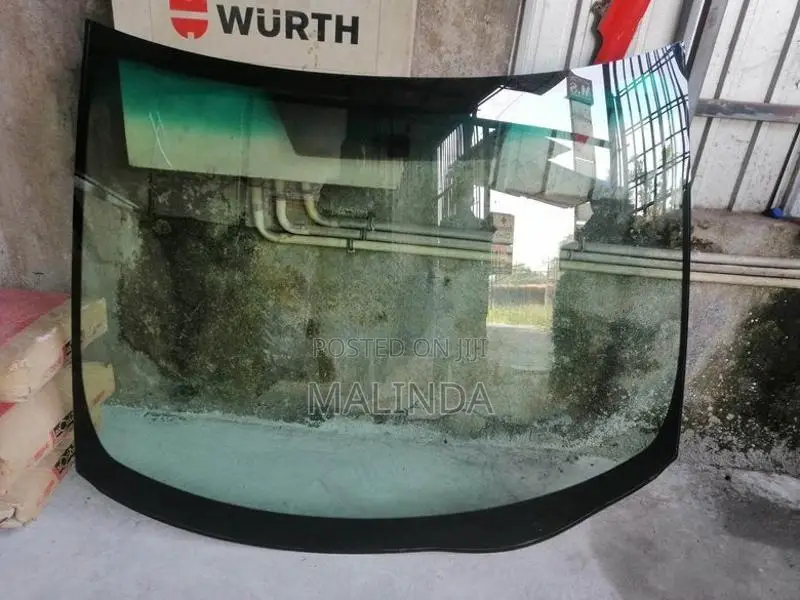 Toyota Estima (AHR20) Windscreen - Reconditioned