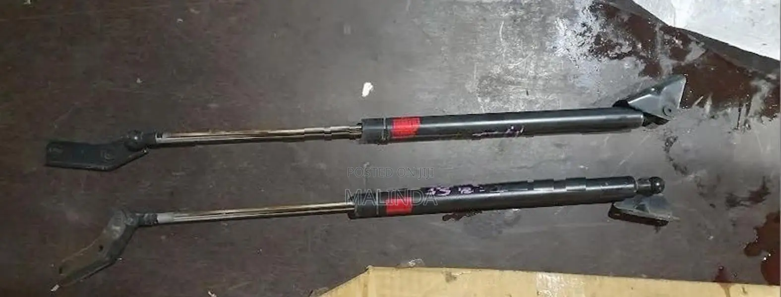 Toyota Estima (AHR20) LH/RH Dicky Shock - Reconditioned