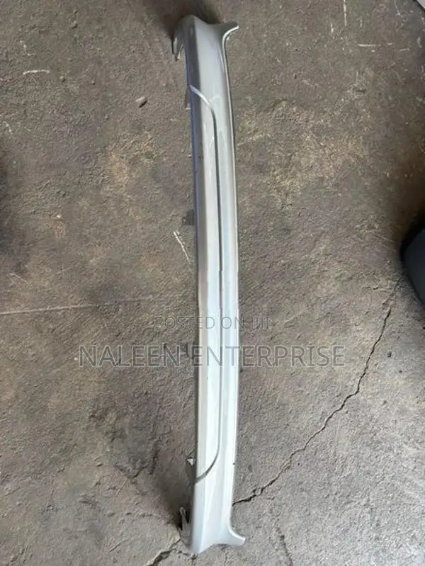 Toyota IST NCP60 Front Body Kit