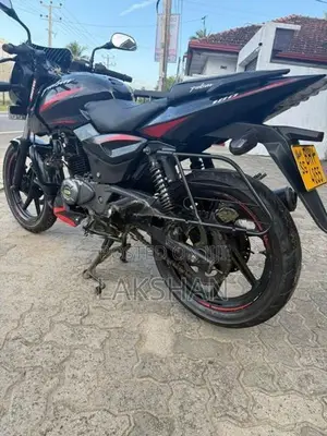 Bajaj Pulsar 180 2018