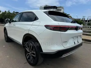Honda Vezel Z Apple 2025