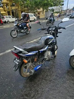 Bajaj CT100 2025