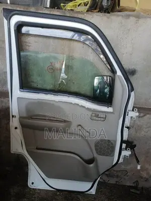 Suzuki Every (DA17) Complete LH Front Door - Reconditioned