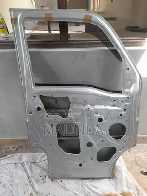 Suzuki Every (DA17) Complete LH Front Door - Reconditioned