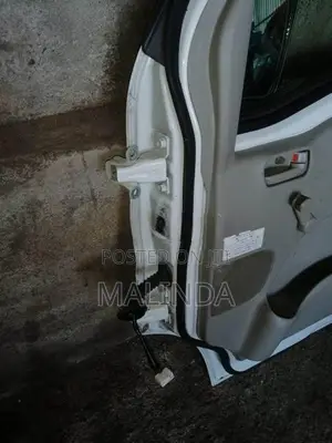 Suzuki Every (DA17) Complete RH Front Door - Reconditioned