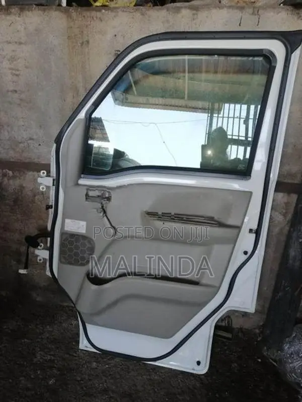 Suzuki Every (DA17) Complete RH Front Door - Reconditioned