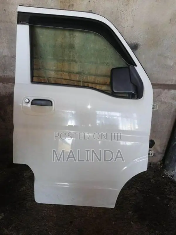 Suzuki Every (DA17) Complete RH Front Door - Reconditioned