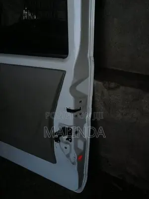 Suzuki Every (DA17) Complete RH Rear Door - Reconditioned