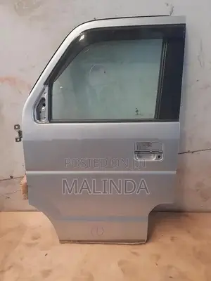 Suzuki Every (DA64) Complete LH Front Door - Reconditioned