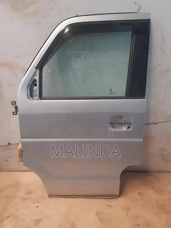 Suzuki Every (DA64) Complete LH Front Door - Reconditioned
